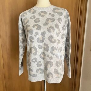 JJILL long sleeve crewneck pullover sweater. Leopard print. Small. NWT.